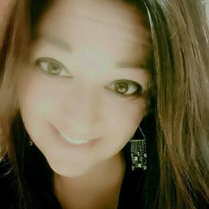 Meet your Posher, Stefanie